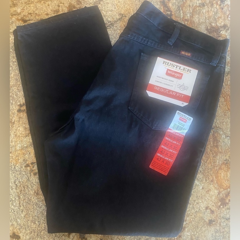 Mens Black Rustler by Wrangler Jeans 42X30 NWT​​​​​​​​​​​